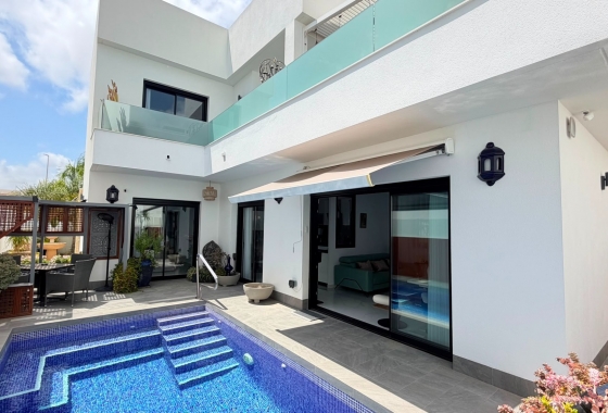 4. House - Detached Villa - Herverkoop - Los Montesinos - La Herrada