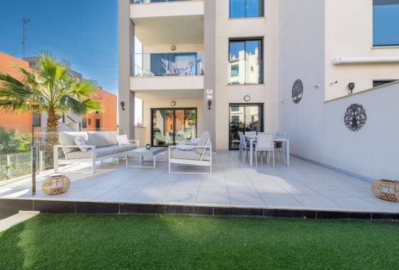 Apartment / flat - Resale - Orihuela Costa - Villamartín