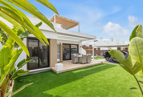 Semi - Detached Villa - Herverkoop - Orihuela Costa - Vistabella Golf