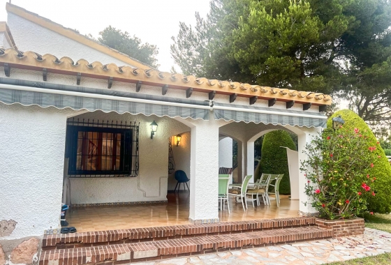 Villa - Herverkoop - Orihuela Costa - Punta Prima