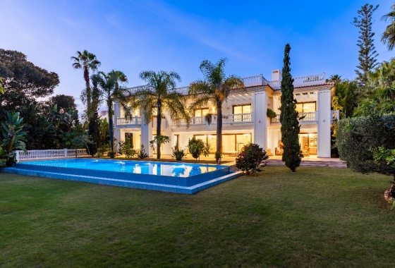 Villa - New Build - Estepona - Estepona