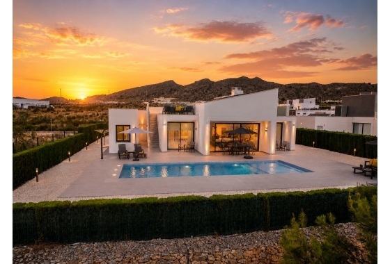 Villa - Resale - Altaona Golf and Country Village - Altaona Golf - Country Village