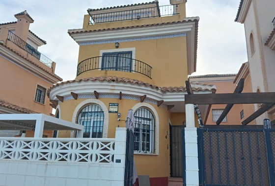 Villa - Resale - Los Montesinos - La Herrada