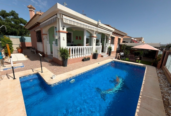 Villa - Resale - Los Montesinos - La Herrada