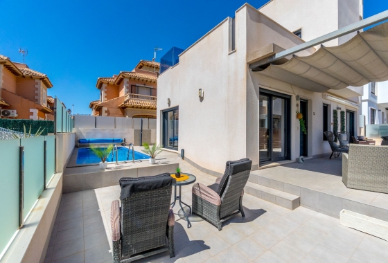 Villa - Resale - Torrevieja - Aguas Nuevas