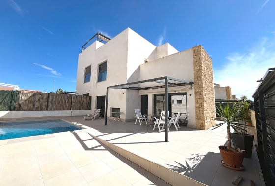 Villa - Reventa - Ciudad Quesada - Pueblo Bravo