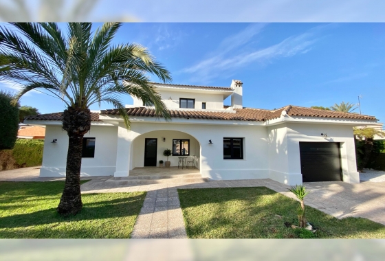 Villa - Wiederverkauf - Cabo Roig - Cabo Roig