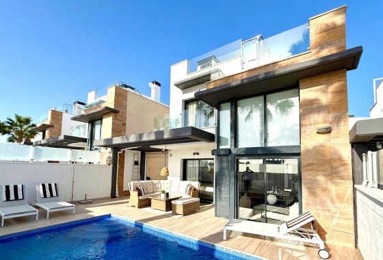 Villa - Wiederverkauf - Orihuela Costa - Lomas De Cabo Roig