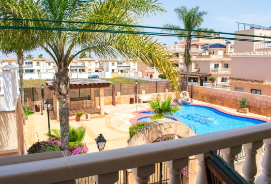 Villa - Wiederverkauf - Orihuela Costa - Los Dolses