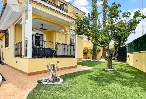 Villa - Wiederverkauf - Orihuela Costa - Los Dolses