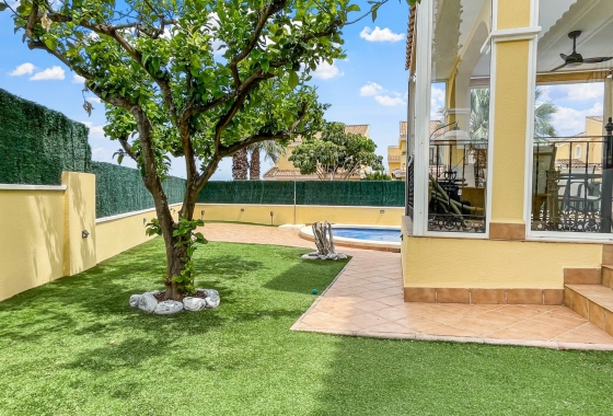 Villa - Wiederverkauf - Orihuela Costa - Los Dolses