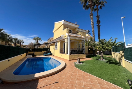 Villa - Wiederverkauf - Orihuela Costa - Los Dolses