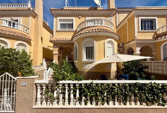 Villa - Wiederverkauf - Orihuela Costa - Villamartín