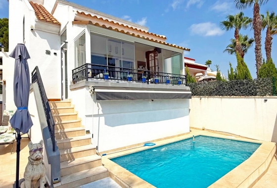 Villa - Wiederverkauf - Orihuela Costa - Villamartín