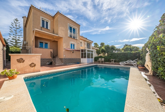 Villa - Wiederverkauf - Torrevieja - El Chaparral