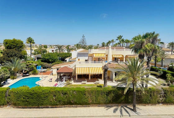 Villa - Wiederverkauf - Torrevieja - MLS-14226