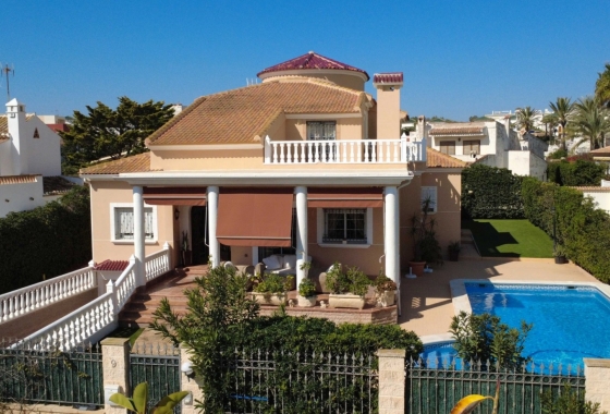 Villa - Wiederverkauf - Torrevieja - Torrelamata - La Mata