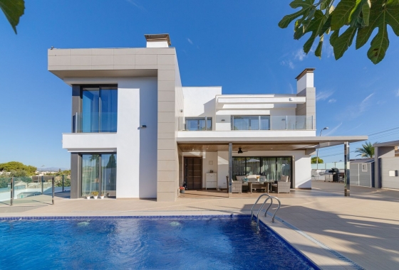 Villa - Wiederverkauf - Torrevieja - Torrevieja