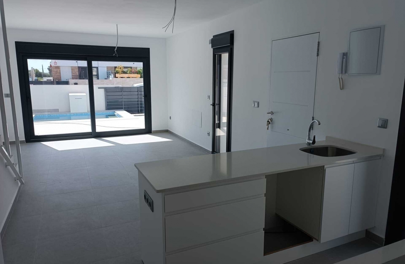 Obra nueva - detached - Daya Nueva