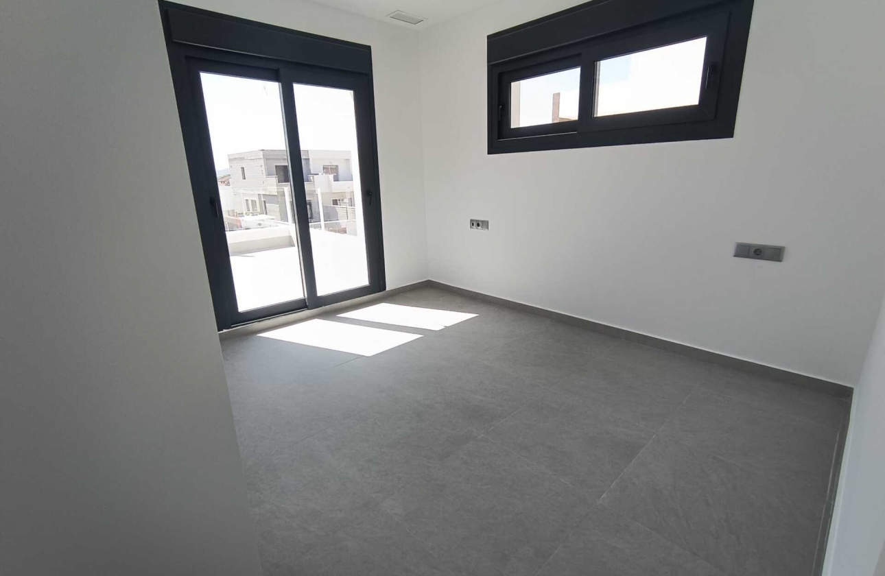 Obra nueva - detached - Daya Nueva