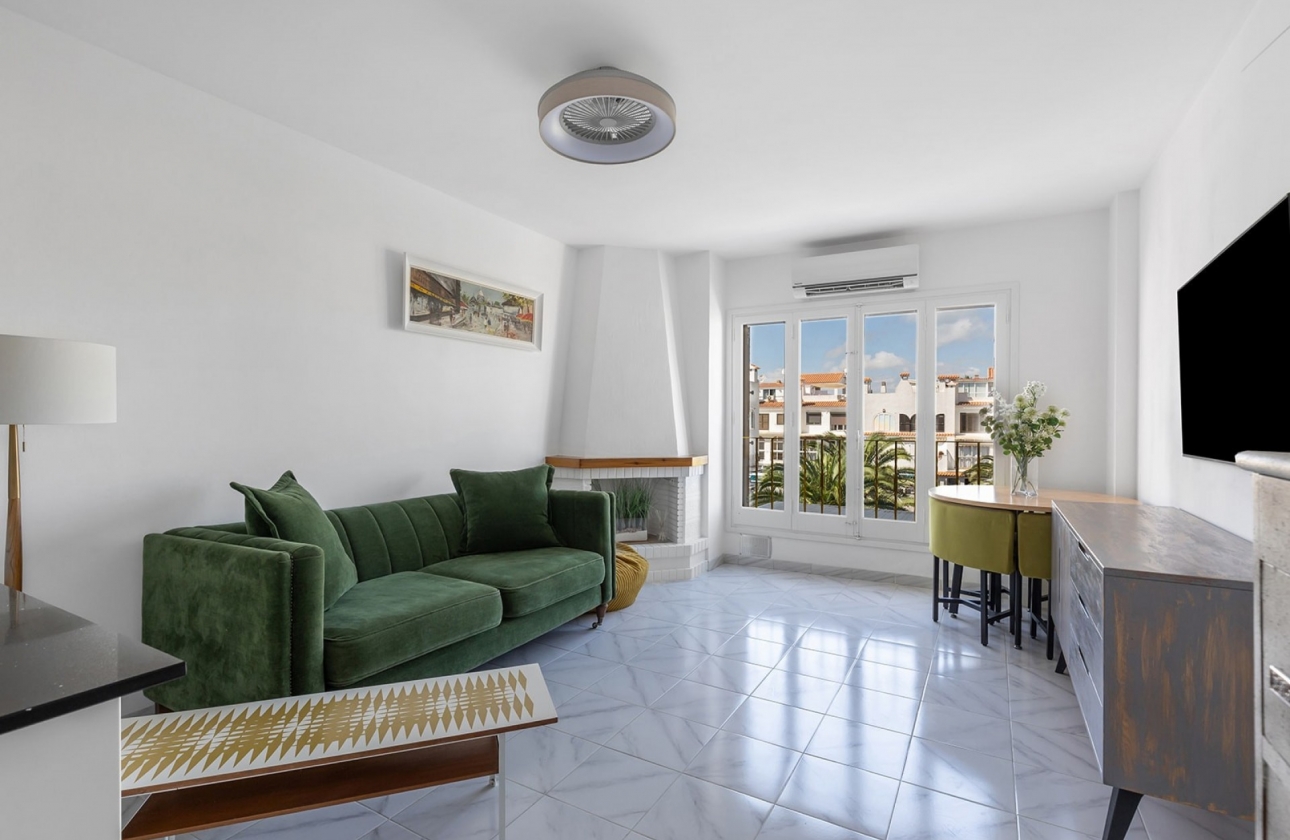 Resale - Apartment / flat - La Mata