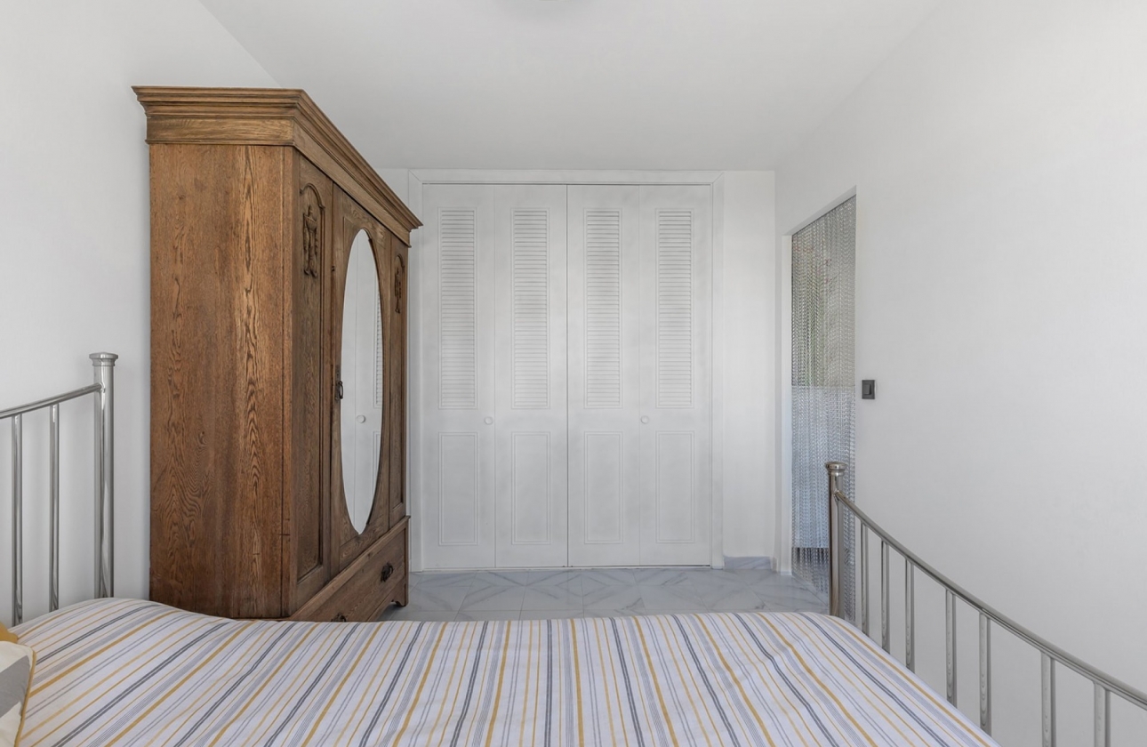 Resale - Apartment / flat - La Mata