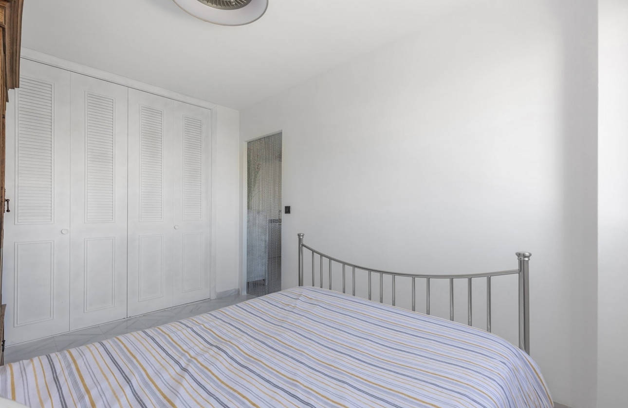 Resale - Apartment / flat - La Mata