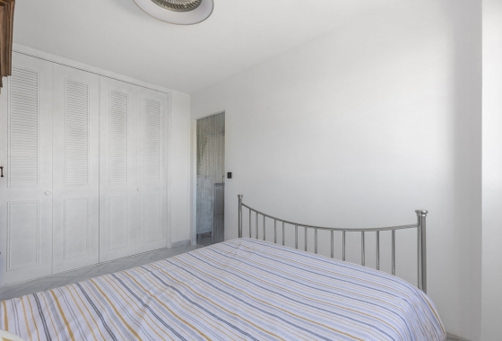 Resale - Apartment / flat - La Mata