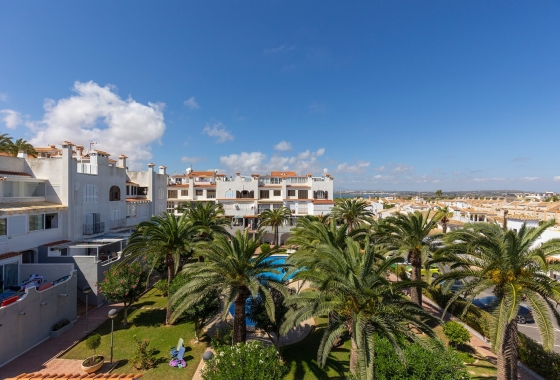 Resale - Apartment / flat - La Mata