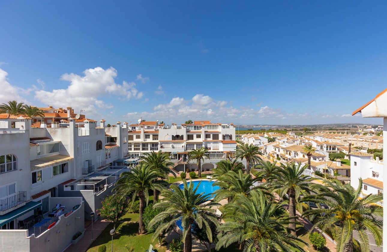 Resale - Apartment / flat - La Mata
