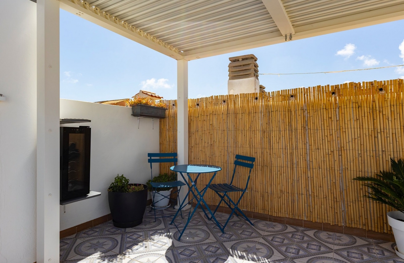 Resale - Apartment / flat - La Mata