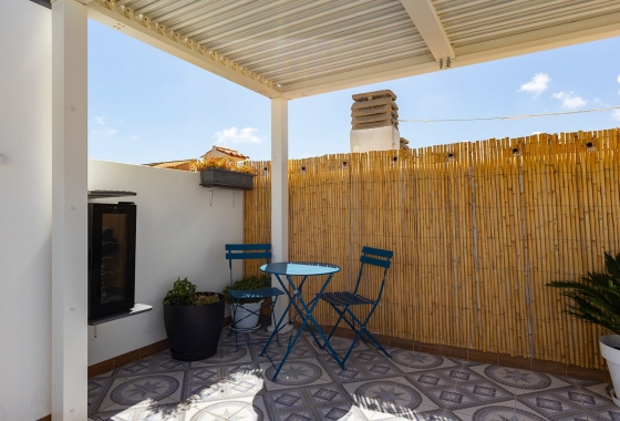 Resale - Apartment / flat - La Mata