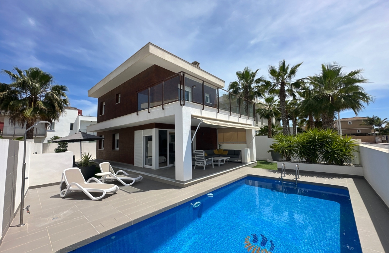 Resale - Villa - Gran Alacant