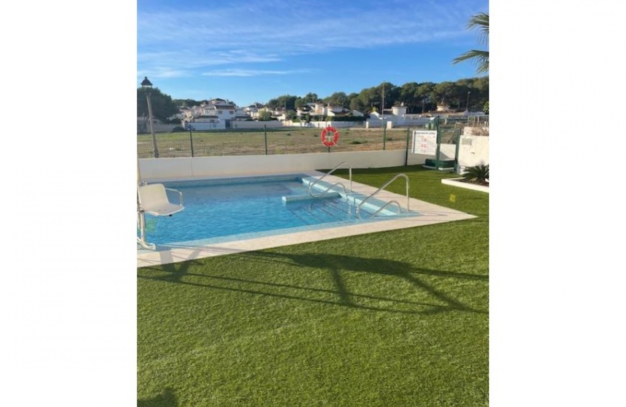 Resale - Apartment / flat - Pilar de la Horadada - Mil Palmeras