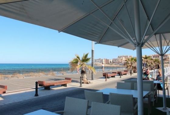 Resale - Villa - Orihuela Costa - La Zenia