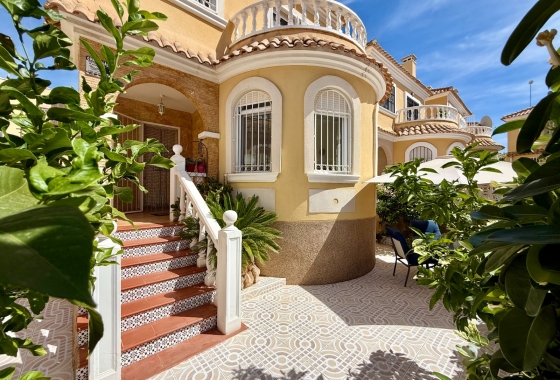 Herverkoop - Villa - Orihuela Costa - Villamartín