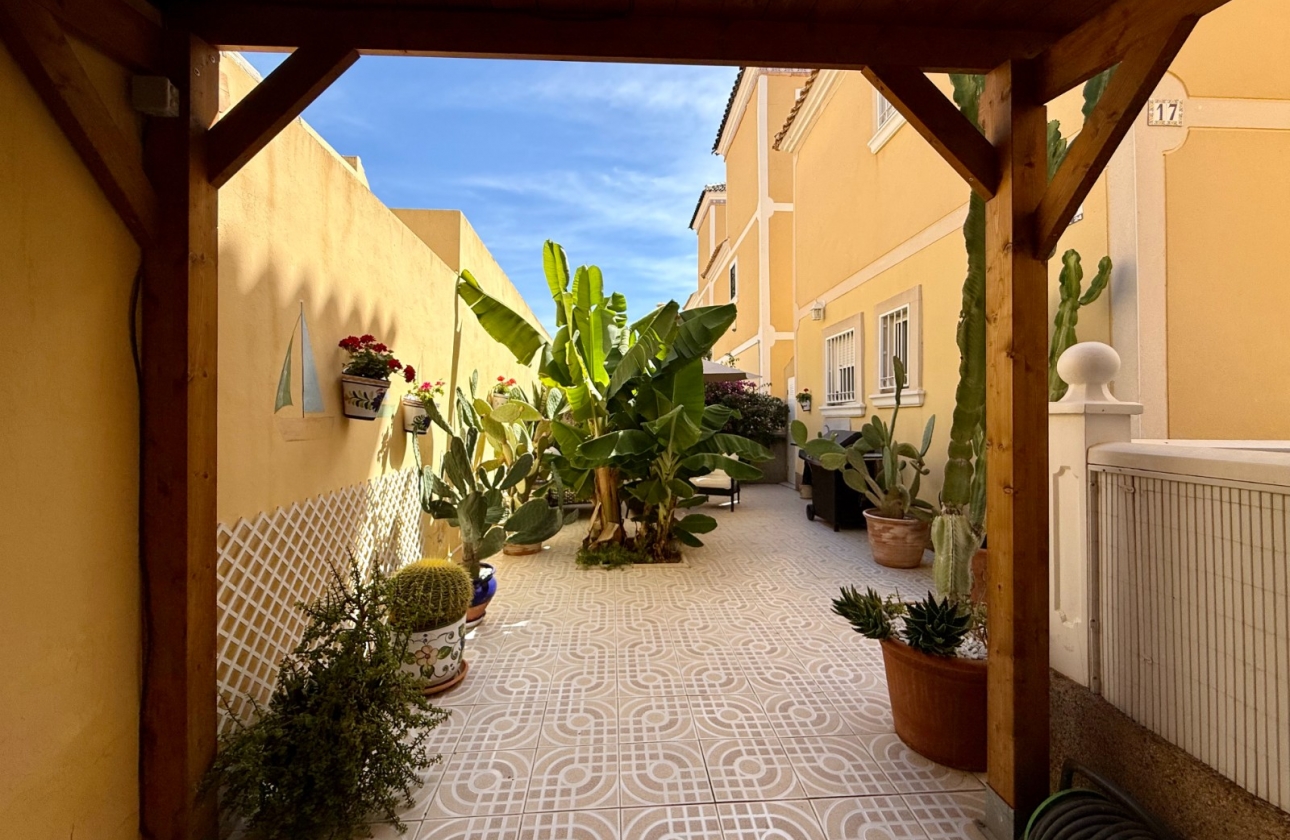 Herverkoop - Villa - Orihuela Costa - Villamartín