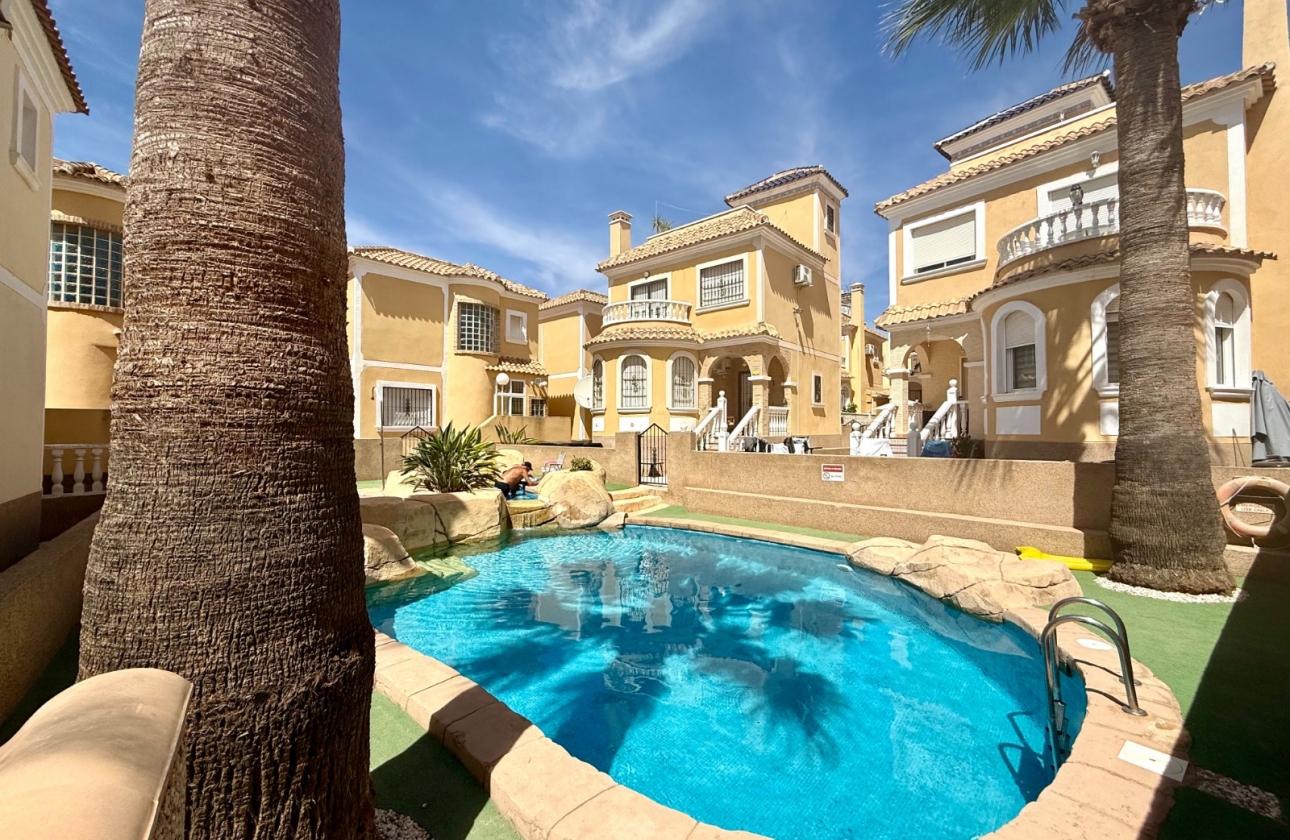 Herverkoop - Villa - Orihuela Costa - Villamartín