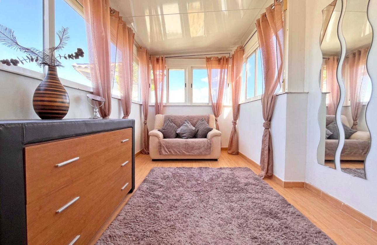 Herverkoop - Villa - Orihuela Costa - La Zenia