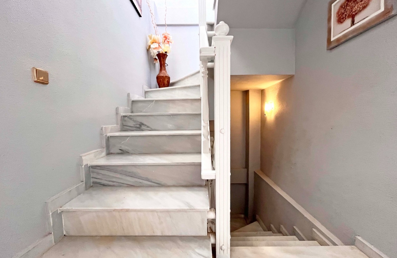 Herverkoop - Villa - Orihuela Costa - La Zenia