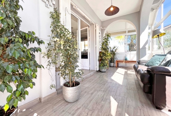 Herverkoop - Villa - Orihuela Costa - La Zenia