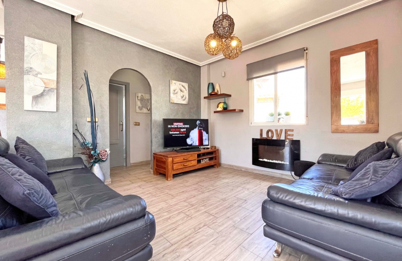 Herverkoop - Villa - Orihuela Costa - La Zenia