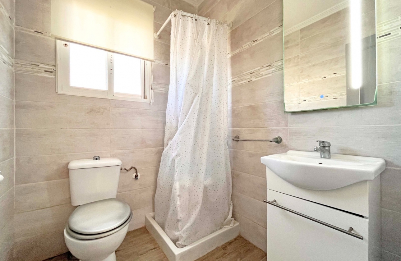 Herverkoop - Villa - Orihuela Costa - La Zenia