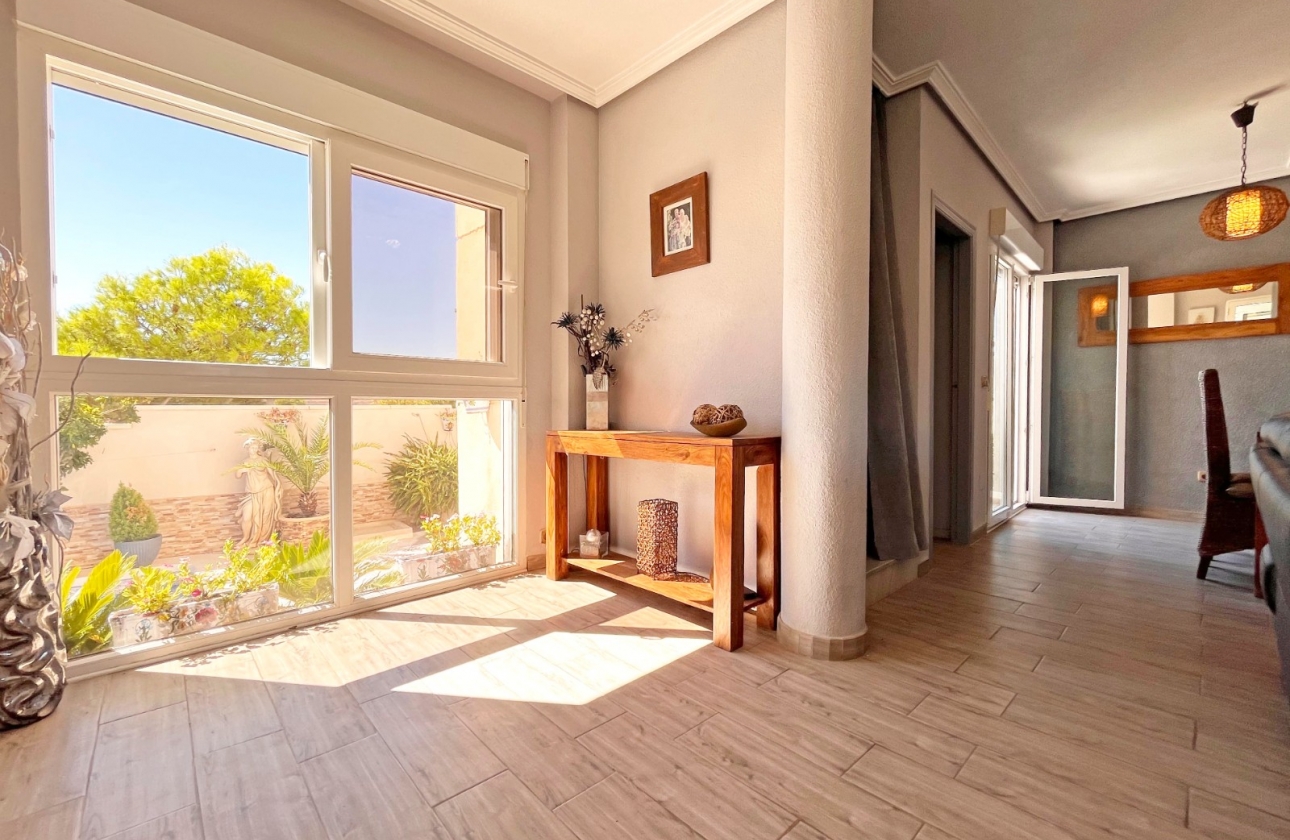 Herverkoop - Villa - Orihuela Costa - La Zenia