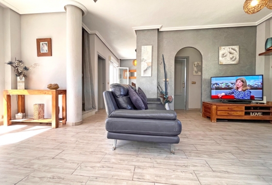 Herverkoop - Villa - Orihuela Costa - La Zenia