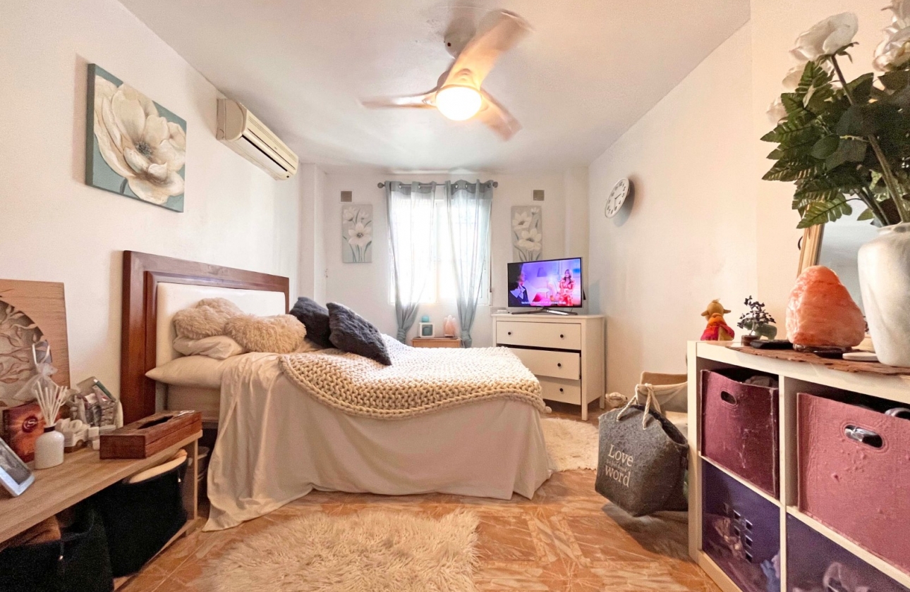 Herverkoop - Villa - Orihuela Costa - La Zenia