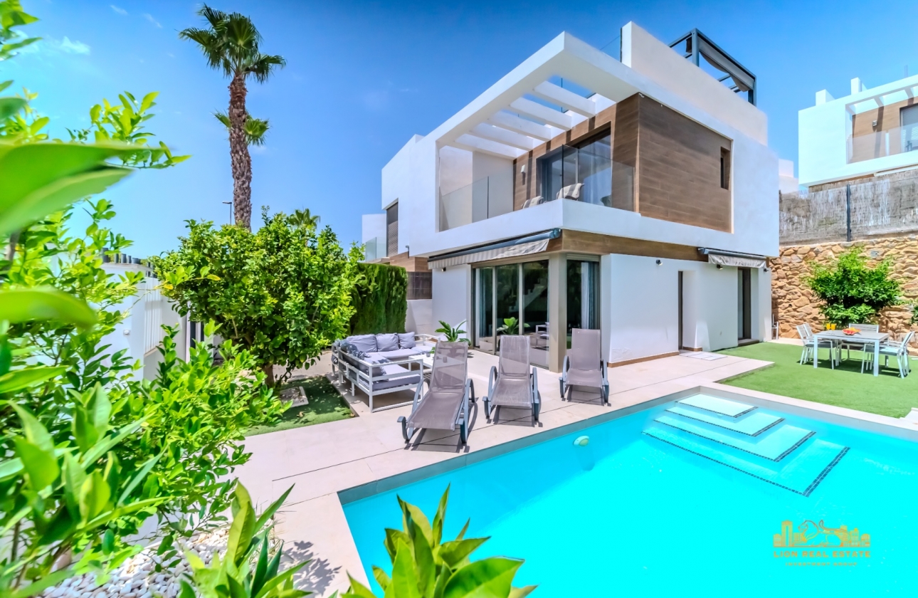 Resale - Villa - Orihuela Costa - Villamartín