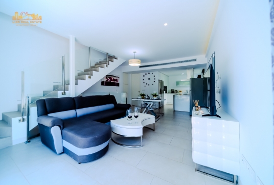 Resale - Villa - Orihuela Costa - Villamartín