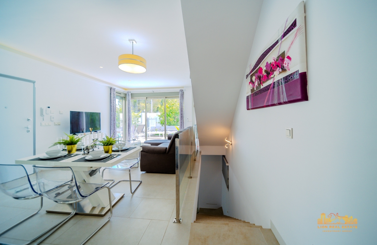 Resale - Villa - Orihuela Costa - Villamartín