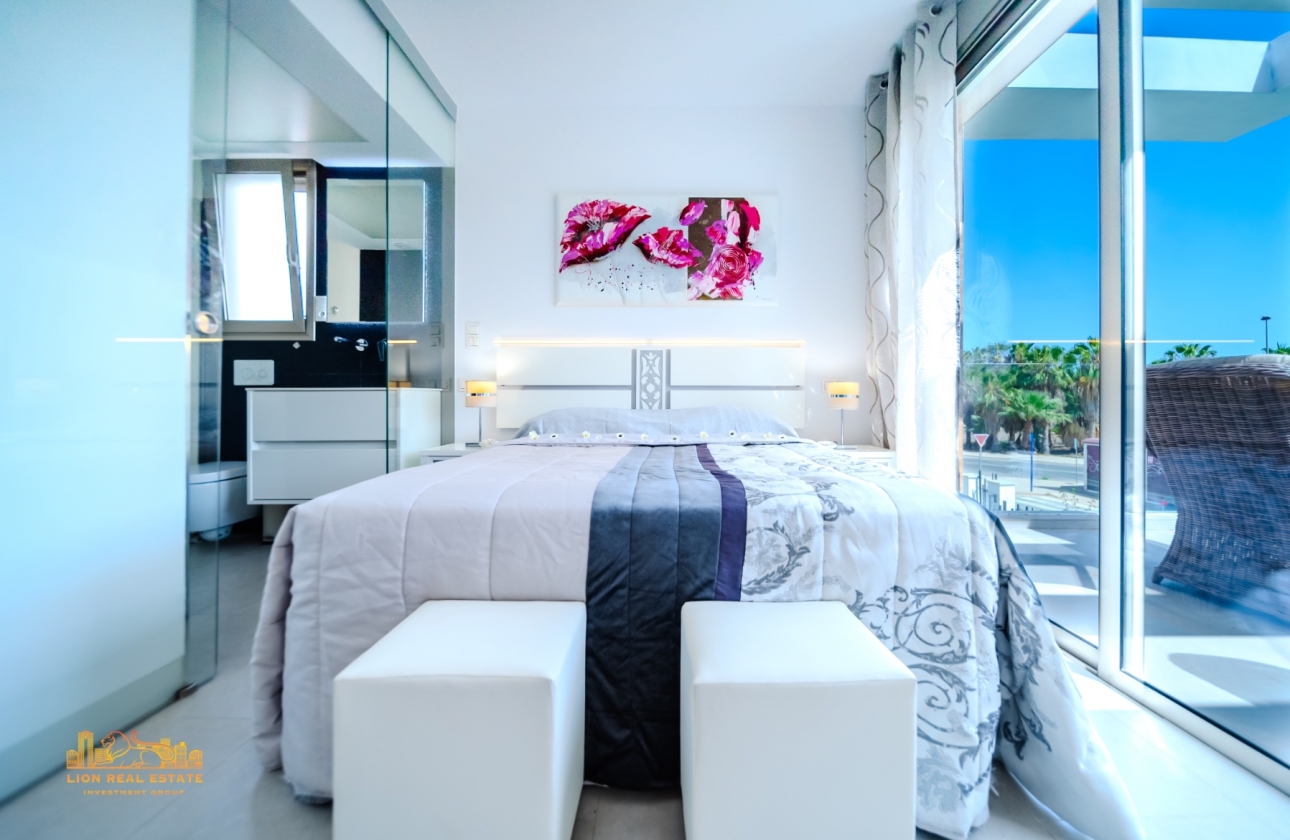 Resale - Villa - Orihuela Costa - Villamartín